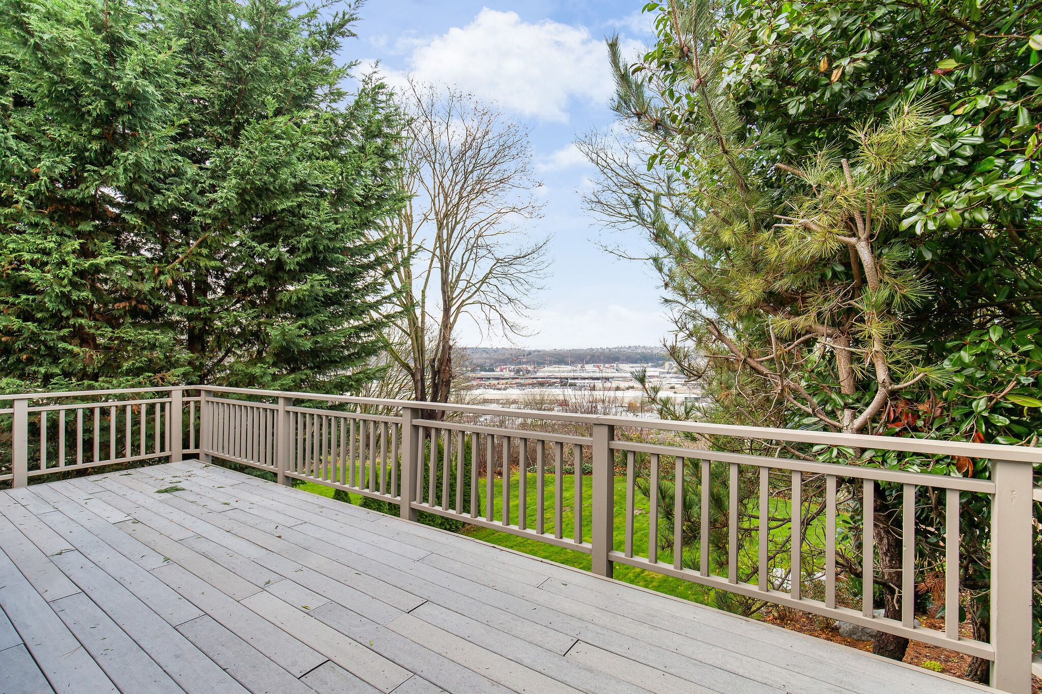 Building Photo - 4403 Powell Pl S