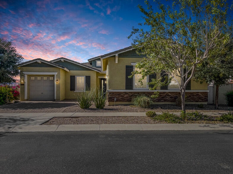 Building Photo - 5132 S Centric Way