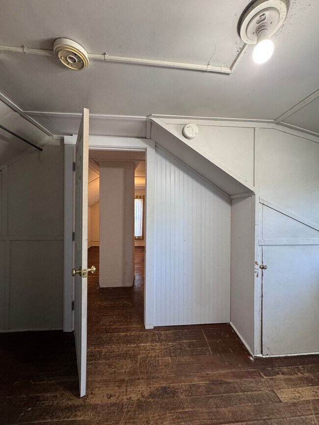 Building Photo - 509 N Cle Elum St