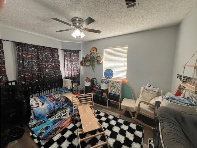 Building Photo - 303 Timber Ridge Dr