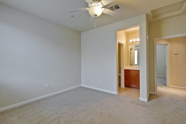 Building Photo - Sought-after Multi-level Home Near Great Mall!