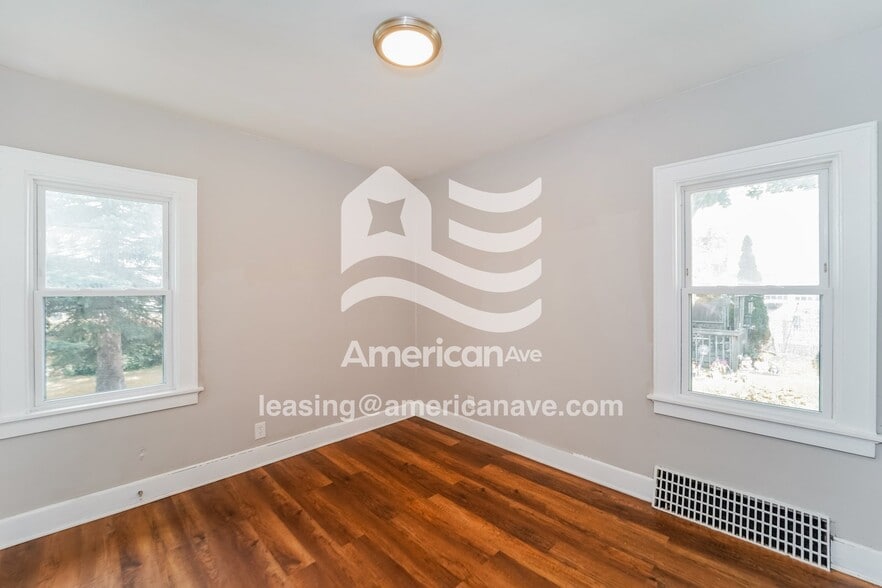 Building Photo - 3915 N 40th St