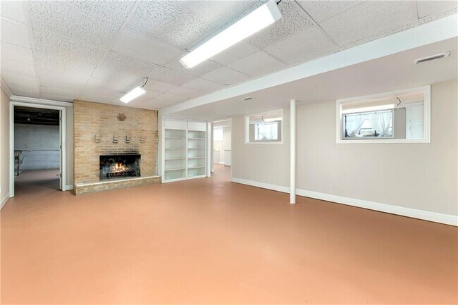 Building Photo - 5647 Antioch Rd