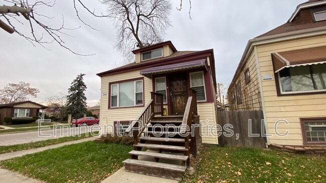 Building Photo - 444 W 98th St