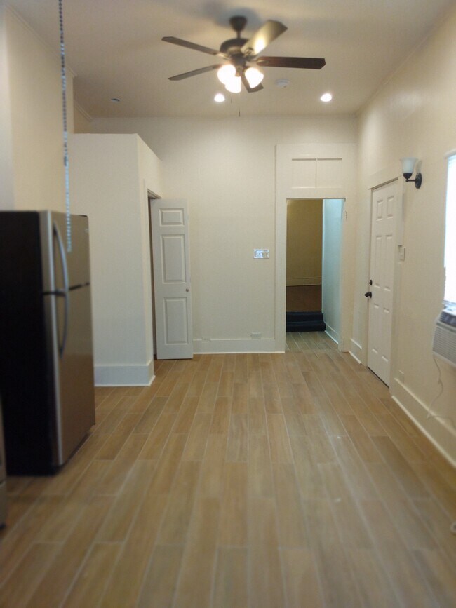 Building Photo - 3111 Magazine St