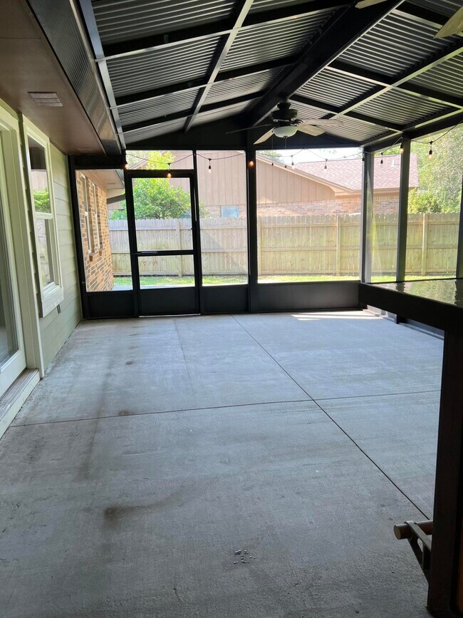 Building Photo - 16 Mariners Ln