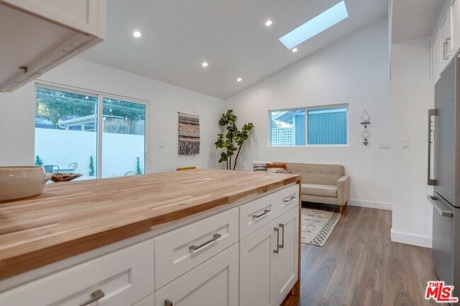 Building Photo - 5137 1/2 N Eagle Rock Blvd