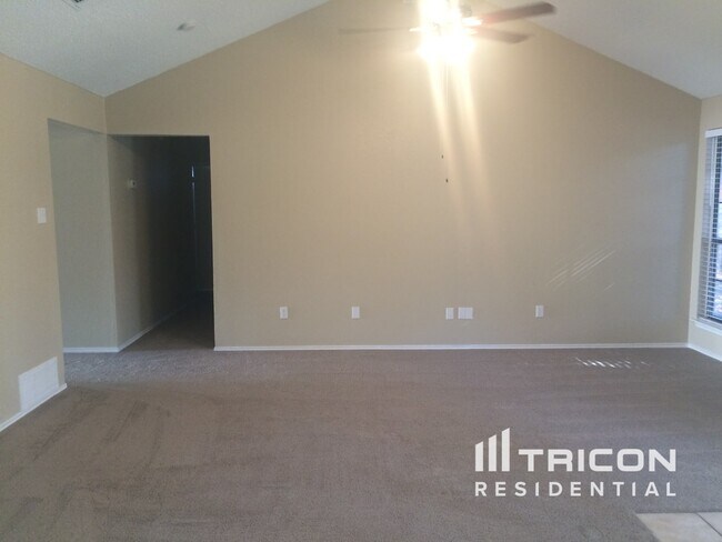 Building Photo - 708 Leedsfield Ct