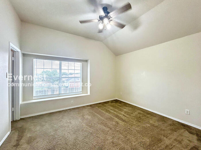 Building Photo - 2226 Hidden Meadow