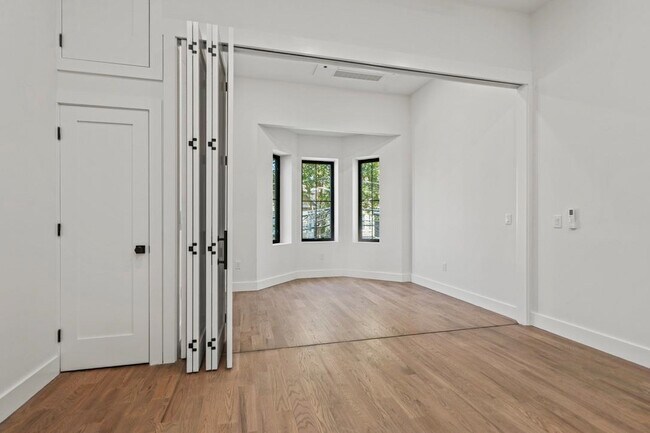 Building Photo - 41 47th St