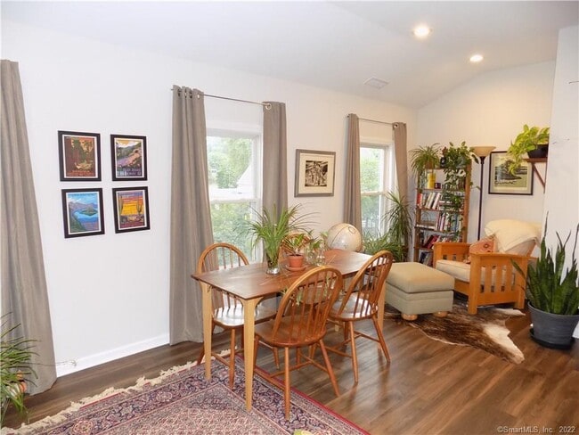 Primary Photo - 168 Greenwood Ave