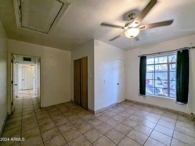 Building Photo - 1314 W Whitton Ave