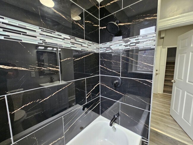 Building Photo - Fully updated 3 Bedroom 1 Bath Apartment for rent in Beechview!