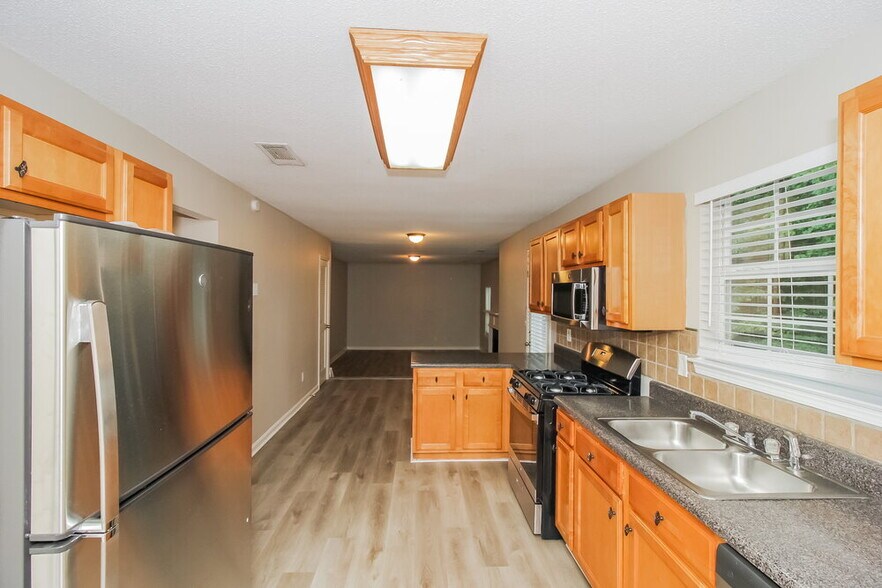 Building Photo - 845 Kohl Dr