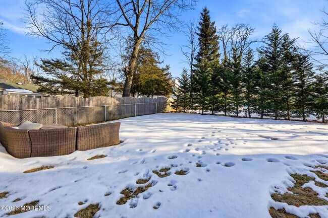 Building Photo - 19 Carole Dr