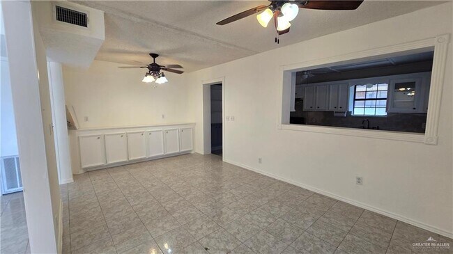 Building Photo - 809 E Azalea Ave
