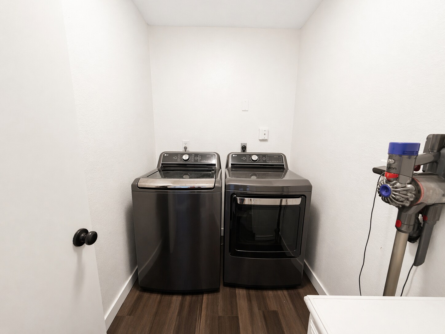 Building Photo - 3840 Horizon Dr