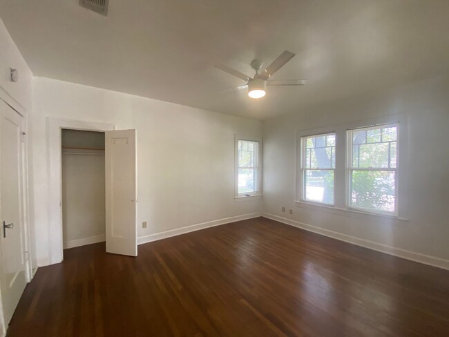 Building Photo - Prelease for August!  Close to Campus!  28...