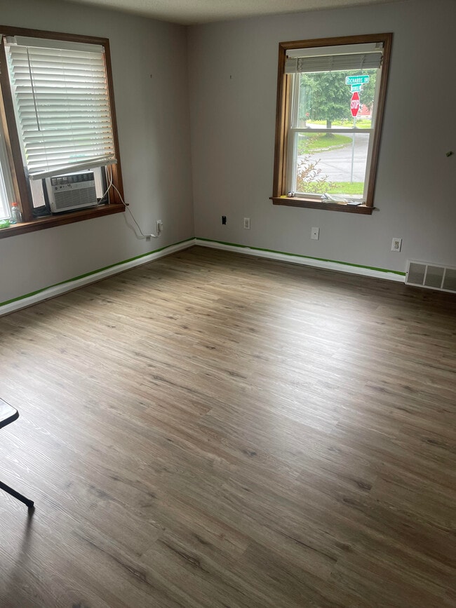 Building Photo - 324 Butterfield Ave