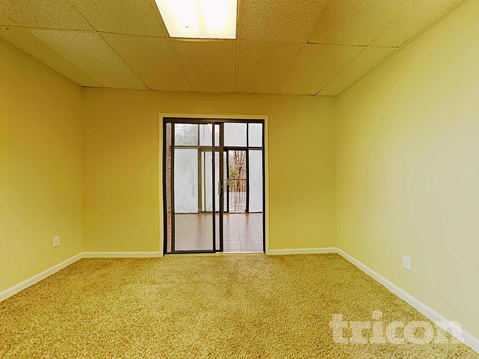 Building Photo - 3958 Cotswold Dr SW