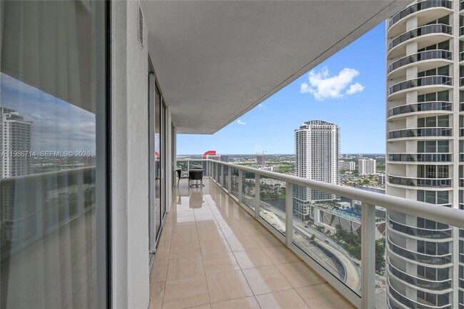 Building Photo - 1830 S Ocean Dr
