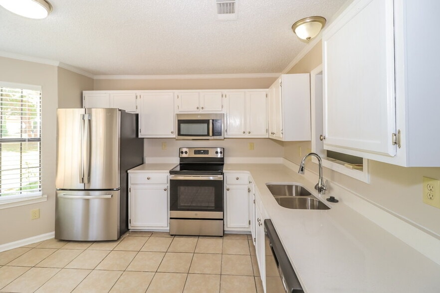 Building Photo - 5859 Pepper Crossing