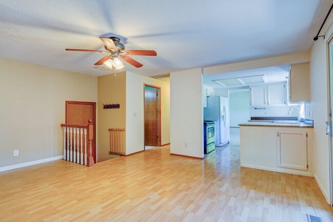 Building Photo - Beautiful Westside Oak Harbor Home Near Sunset Beach – 3 Bed + Bonus Room