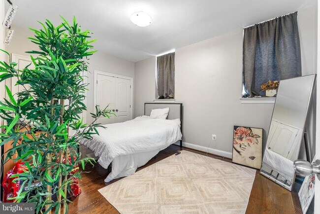 Building Photo - 726 River Mist Dr