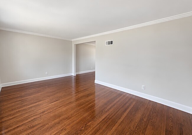 Building Photo - 1277 Waldorf Dr