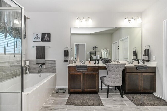 Building Photo - 4731 Creekside Hvn Trl