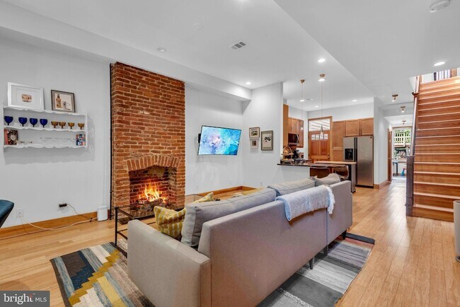 Building Photo - 1810 6th St NW