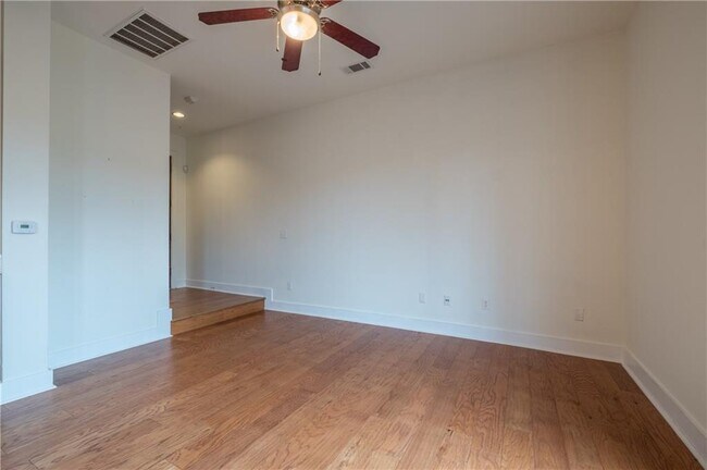 Building Photo - 8110 Ranch Rd 2222