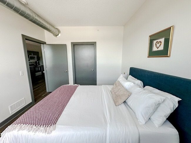 Building Photo - 1261 8th St