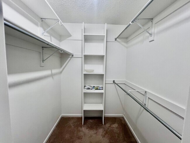 Building Photo - 602 Barwick Ct