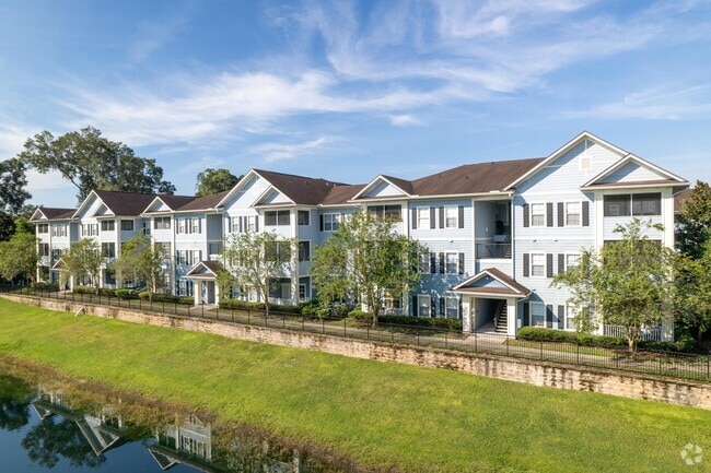 Building Photo - Magnolia Village