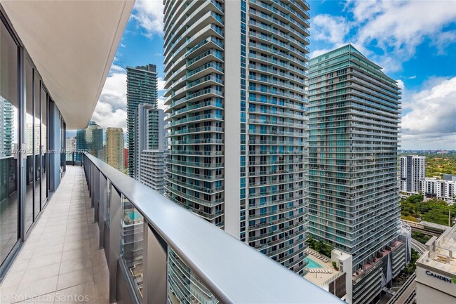 Balcony - 1000 Brickell Plz