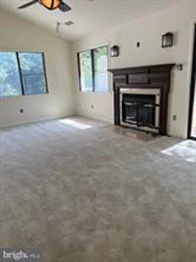 Building Photo - Cozy 1 Bedroom with a Loft