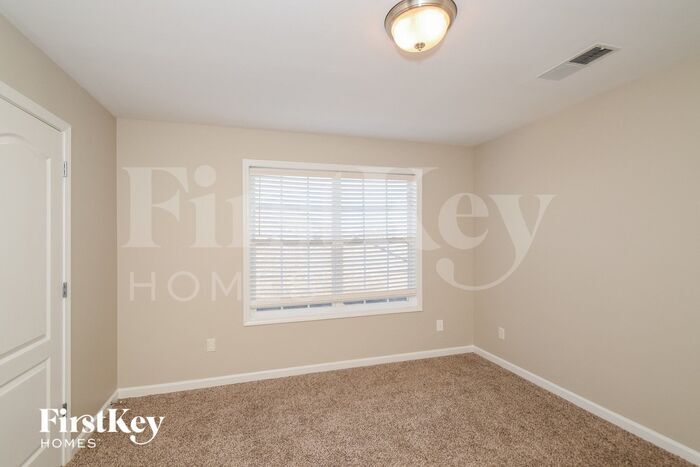 Building Photo - 158 Village Dr