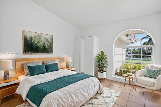 Building Photo - 14300 SW 152nd Pl