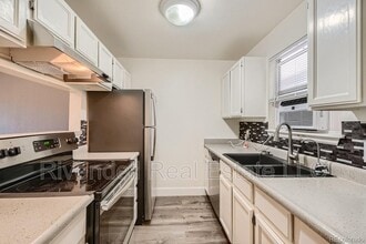 Building Photo - 1215 S Gilbert St