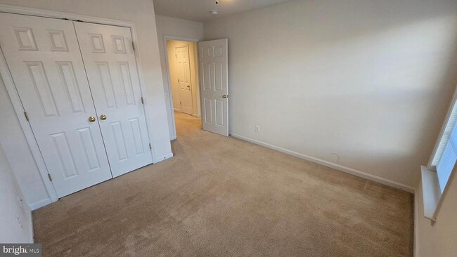 Building Photo - 7007 Courtyard Way