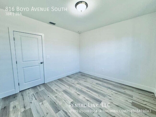 Building Photo - 816 Boyd Ave S