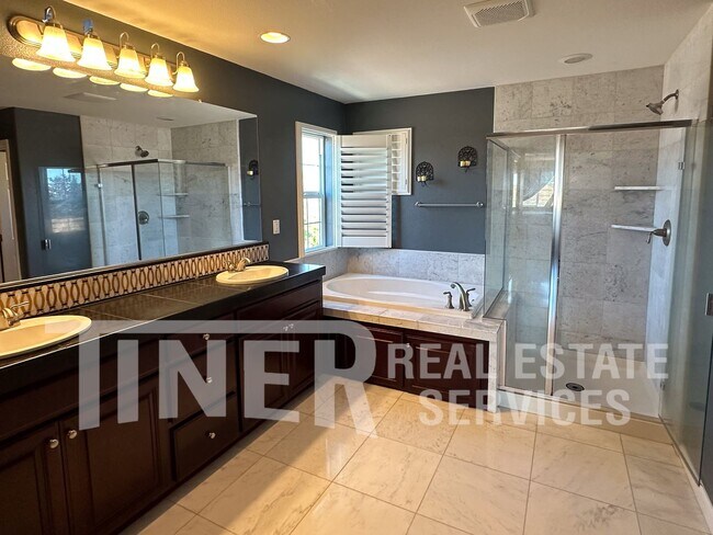 Building Photo - 3576 Hume St