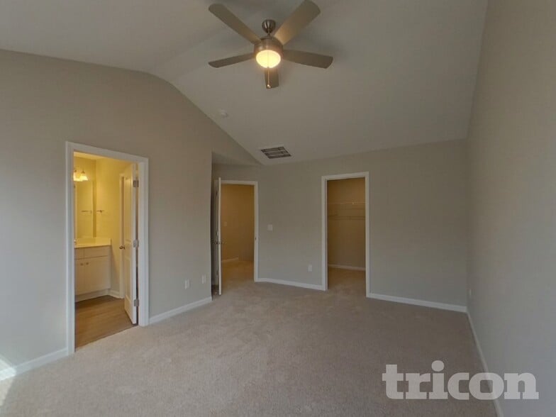 Building Photo - 16 Beautyberry St