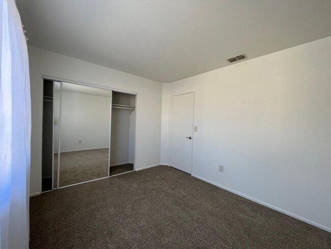 Building Photo - 2258 Gregory Ave
