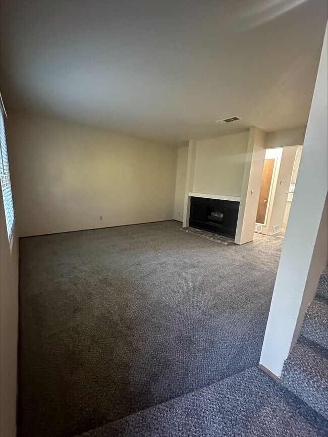 Building Photo - 3540 Northwood Dr.