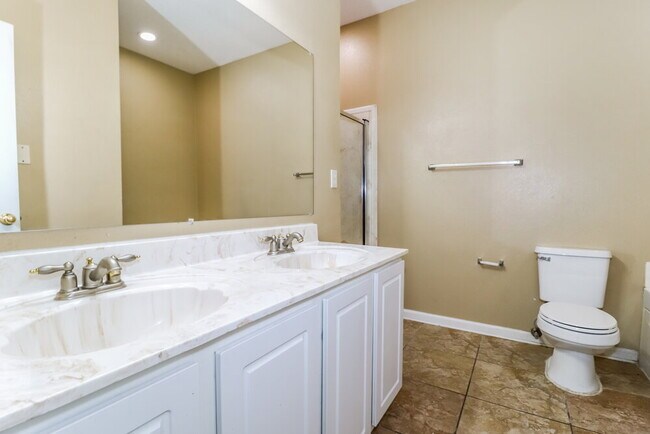 Building Photo - 4683 Waterfront Oak Dr