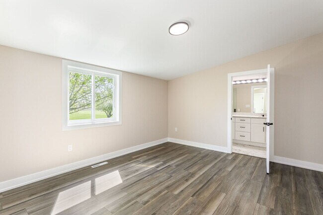 Building Photo - 4567 S Wozniak Rd