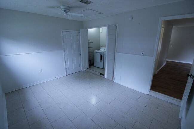 Building Photo - 1228 SW 75th Dr