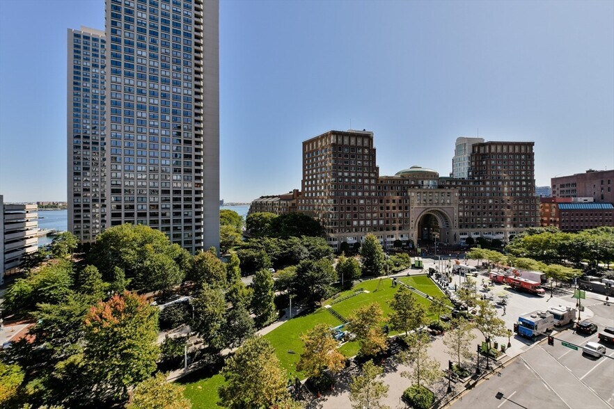 Building Photo - 110 Broad St